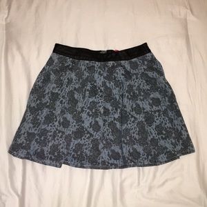 H&M blue floral circle skirt with zipper